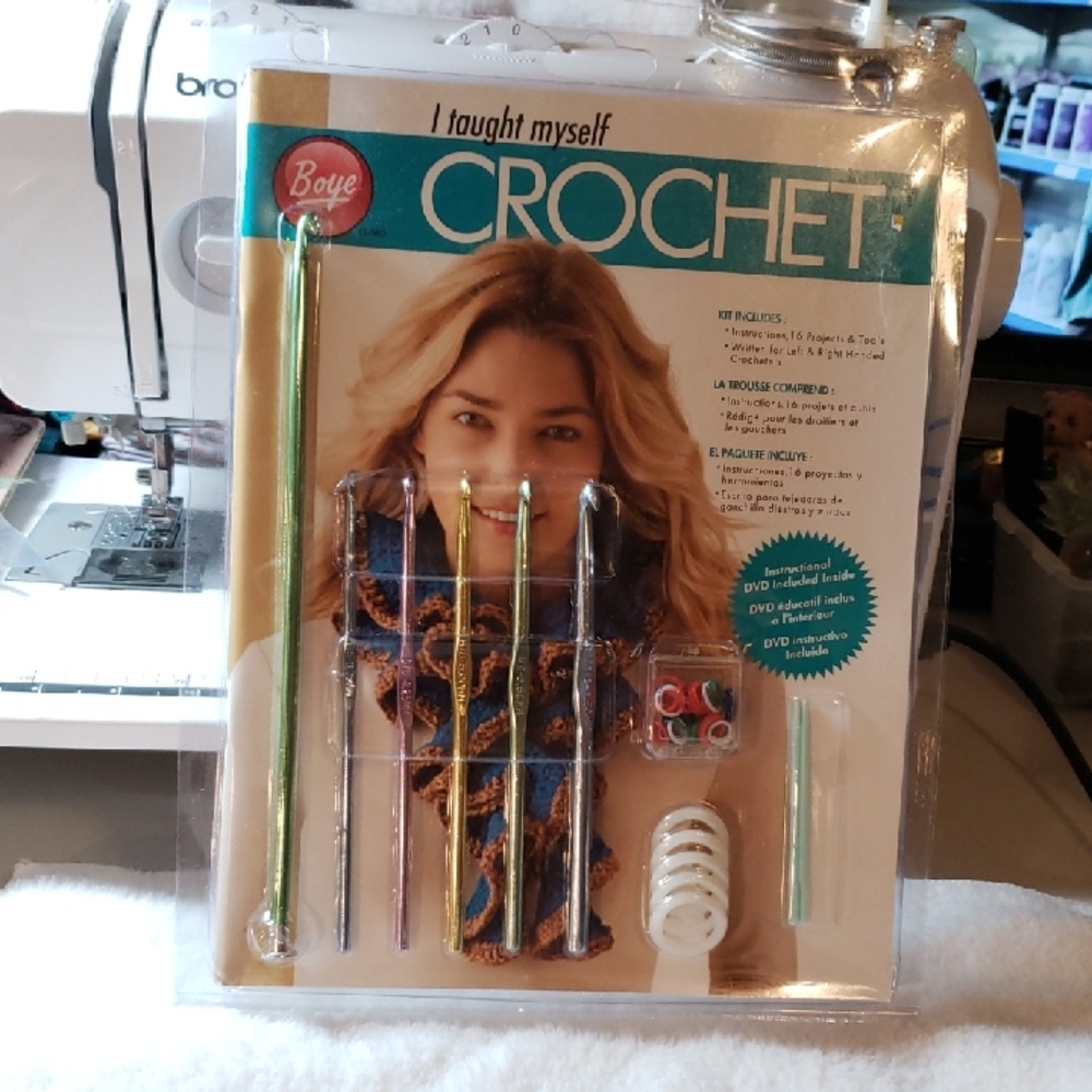 Crochet Kit with Multicolor Hooks